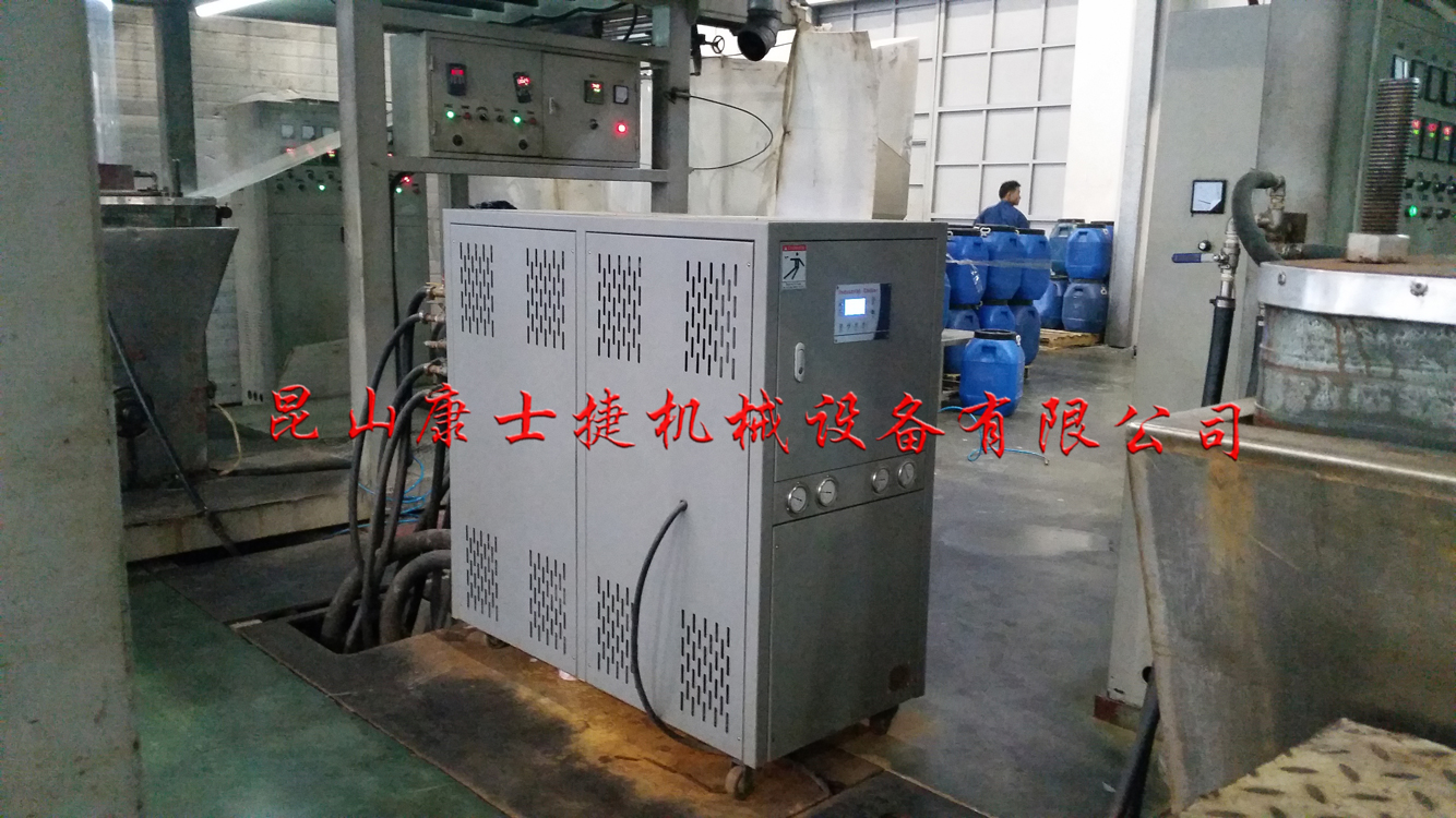水冷箱式冷水機組現(xiàn)場